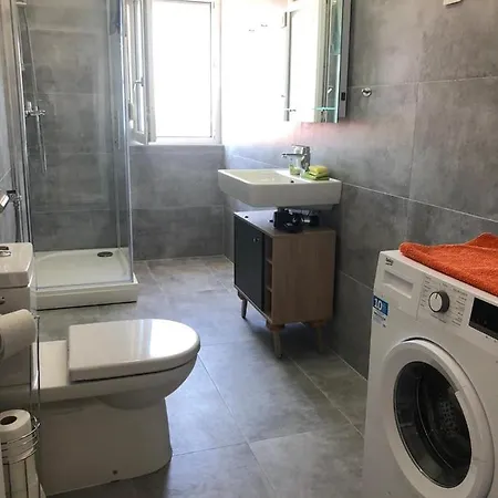 Priscilla Apartman Razanac